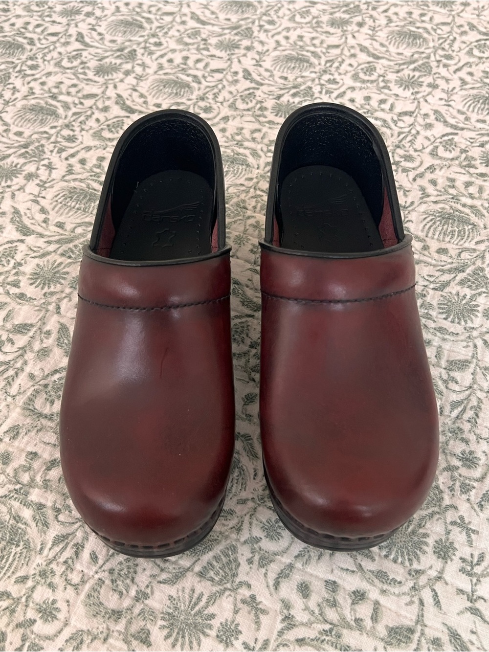 Dansko Women's Professional Cordovan Cabrio clogs Size 37